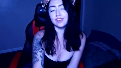 Snapshot of samaranoir chatting on October 15, 2:22 am Samara Noir online show from October 15, 2:22 am