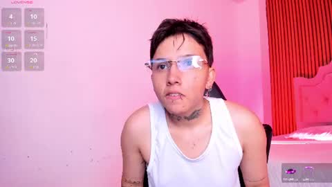 Snapshot of samblaze_ chatting on August 2, 12:36 pm Sam online show from August 2, 12:36 pm