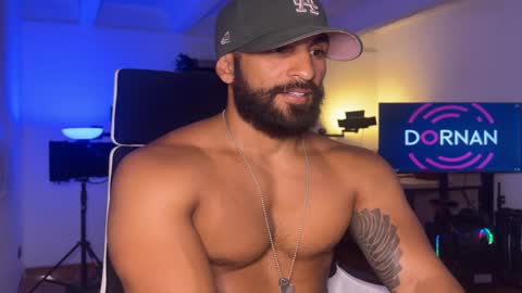 Snapshot of samdornan chatting on December 14, 12:55 am Sam Dornan online show from December 14, 12:55 am