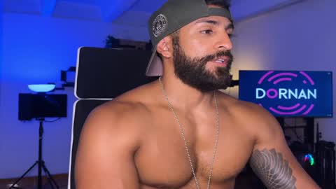 Snapshot of samdornan chatting on December 17, 12:34 am Sam Dornan online show from December 17, 12:34 am