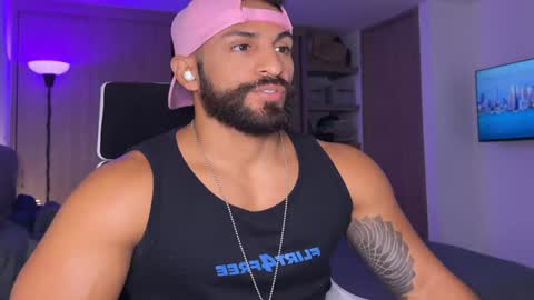 Snapshot of samdornan chatting on January 13, 3:58 pm Sam Dornan online show from January 13, 3:58 pm