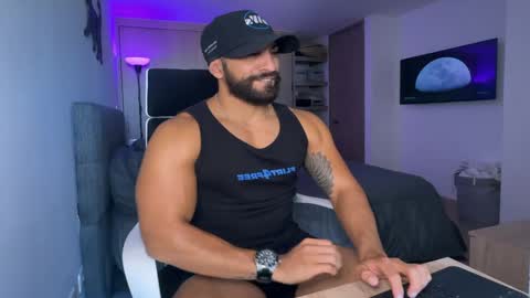 Snapshot of samdornan chatting on January 20, 4:01 pm Sam Dornan online show from January 20, 4:01 pm