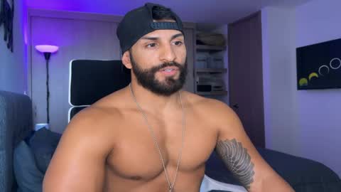 Snapshot of samdornan chatting on January 20, 7:04 pm Sam Dornan online show from January 20, 7:04 pm