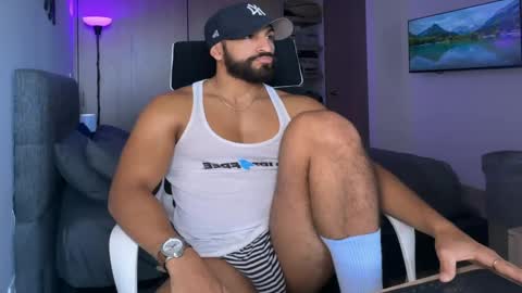 Snapshot of samdornan chatting on January 21, 2:48 pm Sam Dornan online show from January 21, 2:48 pm