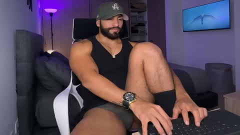 Snapshot of samdornan chatting on January 23, 3:54 pm Sam Dornan online show from January 23, 3:54 pm