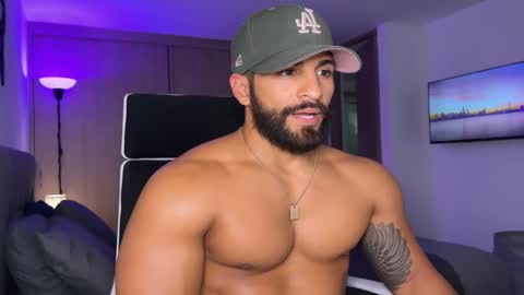 Snapshot of samdornan chatting on January 23, 6:56 pm Sam Dornan online show from January 23, 6:56 pm