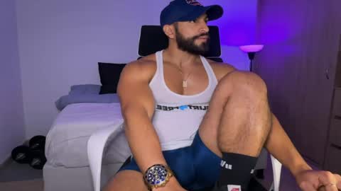 Snapshot of samdornan chatting on January 27, 1:05 am Sam Dornan online show from January 27, 1:05 am