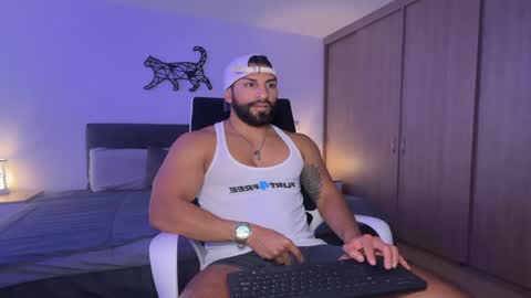 Snapshot of samdornan chatting on February 17, 3:42 pm Sam Dornan online show from February 17, 3:42 pm