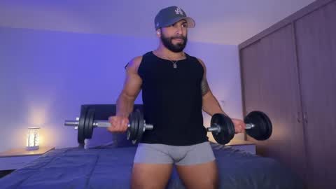 Snapshot of samdornan chatting on February 18, 9:09 pm Sam Dornan online show from February 18, 9:09 pm