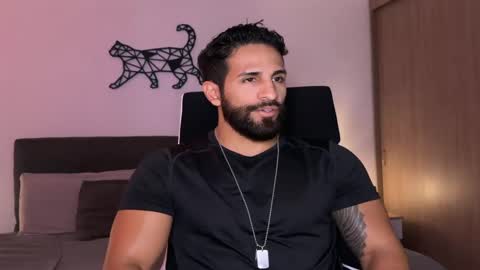 Snapshot of samdornan chatting on March 3, 11:24 pm Sam Dornan online show from March 3, 11:24 pm