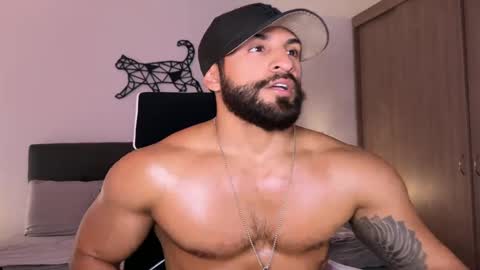 Snapshot of samdornan chatting on March 5, 9:15 pm Sam Dornan online show from March 5, 9:15 pm