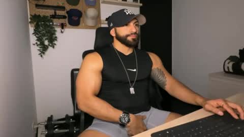 Snapshot of samdornan chatting on February 3, 1:59 am Sam Dornan online show from February 3, 1:59 am