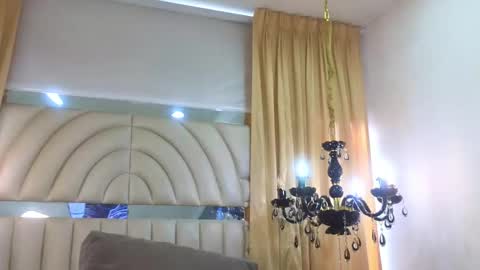 Snapshot of samevans_ chatting on December 18, 5:21 pm Sam online show from December 18, 5:21 pm