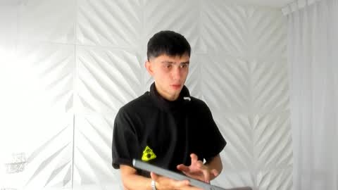 Snapshot of samevans_ chatting on January 3, 12:30 pm Sam online show from January 3, 12:30 pm