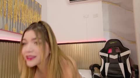 Snapshot of sami_lovee_ chatting on February 15, 8:05 pm Samanta online show from February 15, 8:05 pm