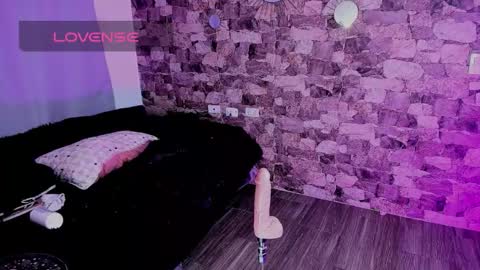 samiacooper25 online show from March 23, 8:07 am