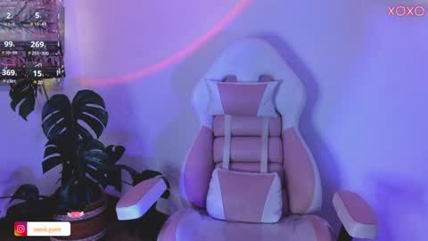 Sam    online show from December 3, 9:34 pm