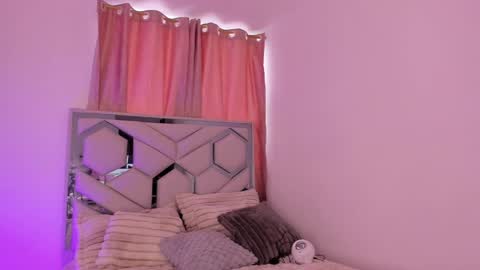 samirose_ online show from May 21, 9:55 pm