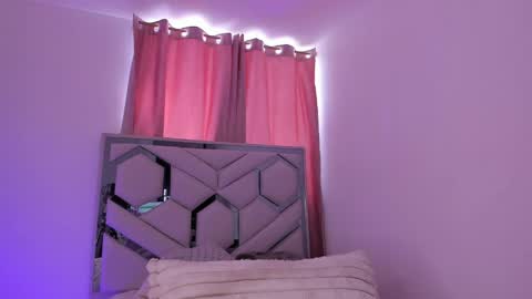 samirose_ online show from May 26, 8:38 pm