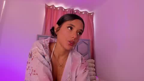 samirose_ online show from May 27, 10:40 pm
