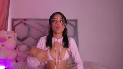 Snapshot of samirose_ chatting on June 19, 10:13 pm samirose_ online show from June 19, 10:13 pm
