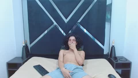 Snapshot of samisaturno chatting on February 28, 10:33 pm samisaturno online show from February 28, 10:33 pm