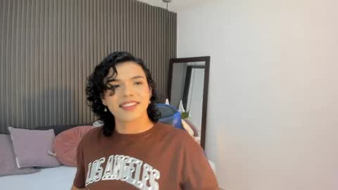Snapshot of sammybrunette1 chatting on April 4, 10:07 pm Axel online show from April 4, 10:07 pm