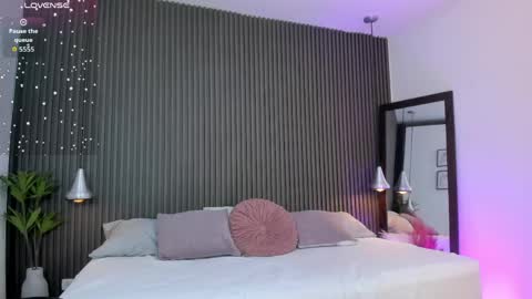 Snapshot of sammybrunette1 chatting on April 15, 9:26 pm Axel online show from April 15, 9:26 pm