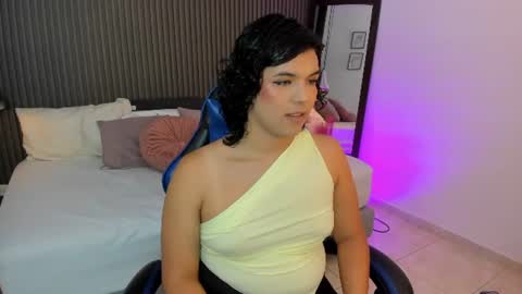 Snapshot of sammybrunette1 chatting on June 11, 8:29 pm Axel online show from June 11, 8:29 pm