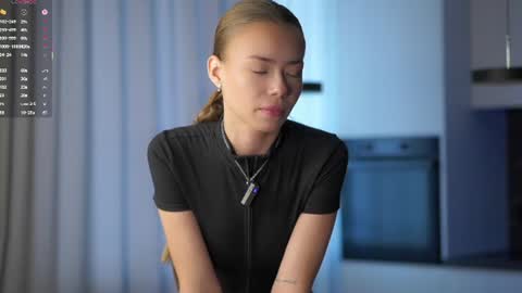 Vivienne online show from July 13, 12:24 am
