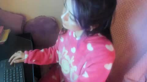 Snapshot of sammysammy_ chatting on April 12, 7:13 am online show from April 12, 7:13 am