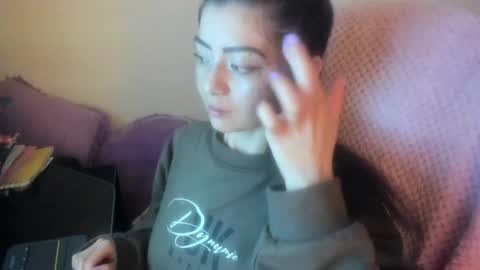 Snapshot of sammysammy_ chatting on April 18, 7:12 am online show from April 18, 7:12 am