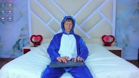 SAMMY online show from December 2, 12:10 pm