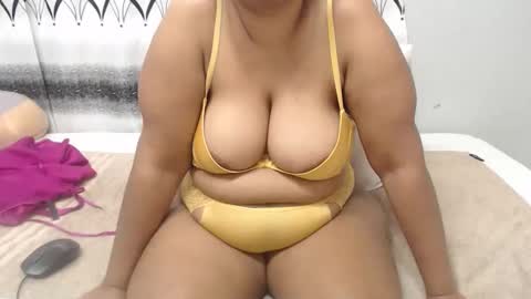 Snapshot of sammyxxx393 chatting on April 16, 8:04 am sammyxxx393 online show from April 16, 8:04 am