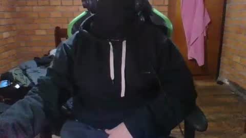 Snapshot of samsfeett chatting on September 23, 7:11 am Sam online show from September 23, 7:11 am