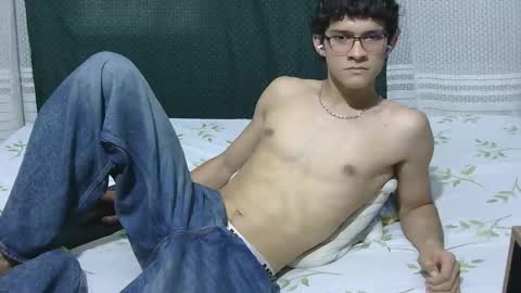 Snapshot of samuel_hills_ii chatting on February 25, 8:18 pm samuel_hills_ii online show from February 25, 8:18 pm