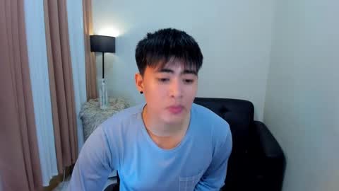 Snapshot of samuelangelo chatting on December 18, 5:10 pm Sam online show from December 18, 5:10 pm