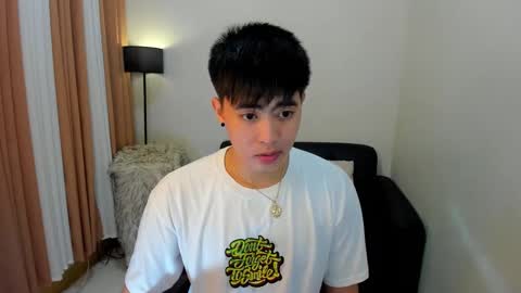 Snapshot of samuelangelo chatting on December 19, 3:30 pm Sam online show from December 19, 3:30 pm