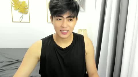 Snapshot of samuelangelo chatting on February 28, 9:36 am Sam online show from February 28, 9:36 am