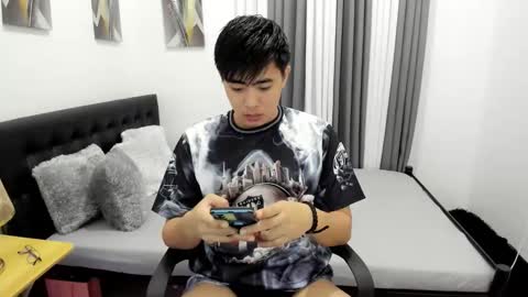 Snapshot of samuelangelo chatting on October 2, 4:03 pm Sam online show from October 2, 4:03 pm