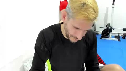 Snapshot of samuraijiu1 chatting on December 19, 11:45 pm Samuraijiu online show from December 19, 11:45 pm