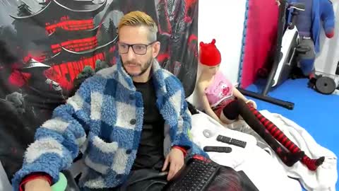 Snapshot of samuraijiu1 chatting on December 22, 1:30 pm Samuraijiu online show from December 22, 1:30 pm