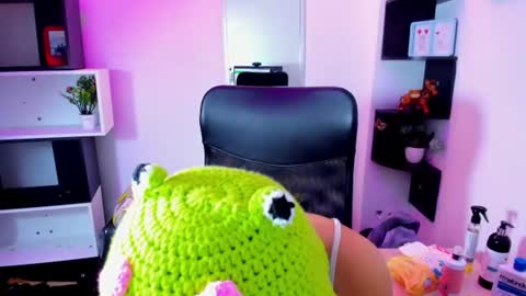 Snapshot of samy_hornyplayer chatting on August 6, 4:36 am samy hornyplayer online show from August 6, 4:36 am