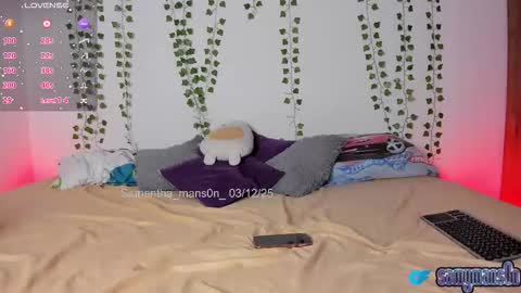 Snapshot of samymanson_ chatting on December 3, 8:18 pm samymanson_ online show from December 3, 8:18 pm