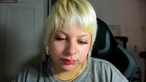 Snapshot of samymoon3 chatting on July 7, 8:07 am Samymoon online show from July 7, 8:07 am
