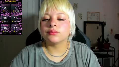 Snapshot of samymoon3 chatting on July 8, 9:14 am Samymoon online show from July 8, 9:14 am