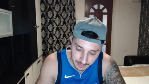 Snapshot of sanchezerik4 chatting on December 4, 12:14 pm Sanchez Erik online show from December 4, 12:14 pm