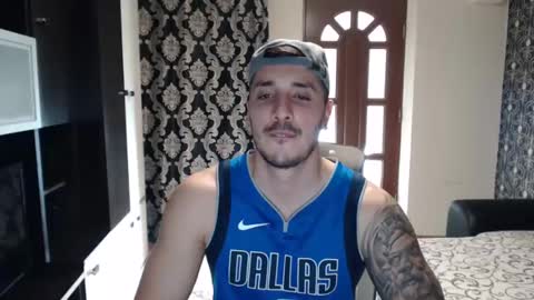 Snapshot of sanchezerik4 chatting on December 18, 9:36 am Sanchez Erik online show from December 18, 9:36 am