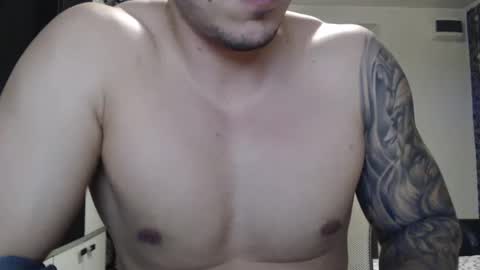 Snapshot of sanchezerik4 chatting on December 20, 12:27 pm Sanchez Erik online show from December 20, 12:27 pm