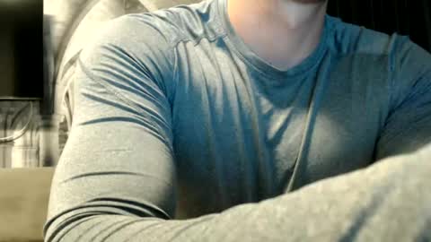 Snapshot of sanchezerik4 chatting on June 27, 10:37 pm Sanchez Erik online show from June 27, 10:37 pm